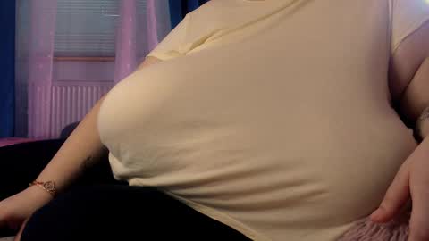 Snapshot of sweettm chatting on 03/08/25, 03:56 Maya online show from 03/08/25, 03:56