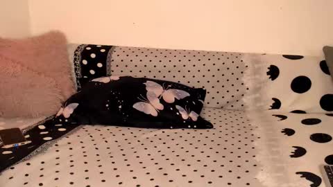 Snapshot of sweettm chatting on 11/26/25, 10:27 Maya online show from 11/26/25, 10:27