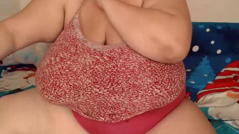 Snapshot of sweettm chatting on 12/16/25, 09:03 Maya online show from 12/16/25, 09:03