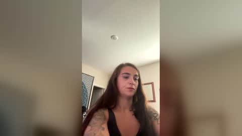 sweettreatz26 online show from 04/23/26, 01:02