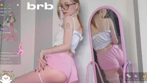 Snapshot of sweetuniporn chatting on 12/06/24, 10:38 Elis a little vacation Ill be here Saturday my schedules in bio online show from 12/06/24, 10:38