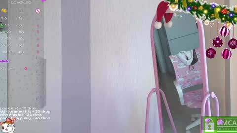 Snapshot of sweetuniporn chatting on 01/05/25, 11:37 Elis a little vacation Ill be here Saturday my schedules in bio online show from 01/05/25, 11:37