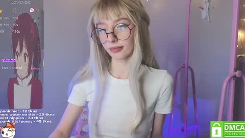 Snapshot of sweetuniporn chatting on 02/02/25, 01:30 Elis a little vacation Ill be here Saturday my schedules in bio online show from 02/02/25, 01:30