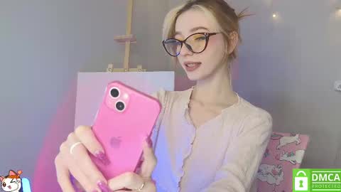 Snapshot of sweetuniporn chatting on 02/09/25, 12:08 Elis a little vacation Ill be here Saturday my schedules in bio online show from 02/09/25, 12:08