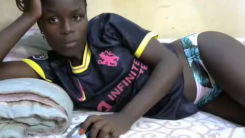 Snapshot of sweetvallerie chatting on 02/07/25, 06:02 sweetvallerie online show from 02/07/25, 06:02