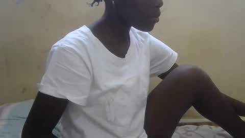 Snapshot of sweetvallerie chatting on 03/07/25, 12:01 sweetvallerie online show from 03/07/25, 12:01