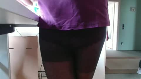 Snapshot of sweetviola chatting on 04/02/26, 01:09 sweetviola online show from 04/02/26, 01:09