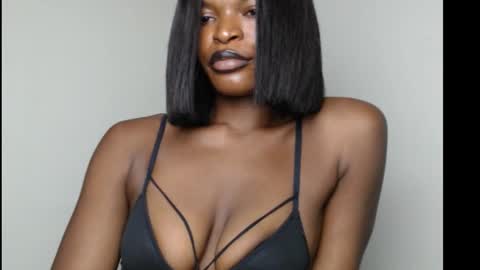 sweetxxboobsx online show from 11/08/25, 08:29