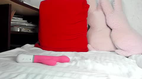 Mia online show from 01/20/25, 12:15