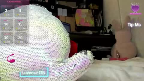 Mia online show from 04/23/26, 08:33