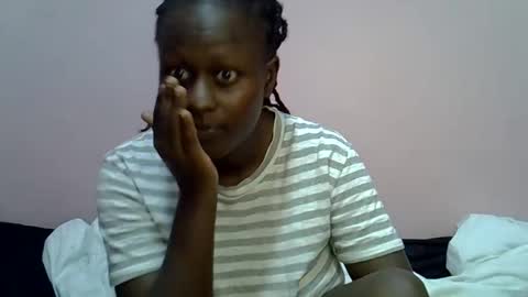 sweety_starlit online show from 04/19/26, 06:54