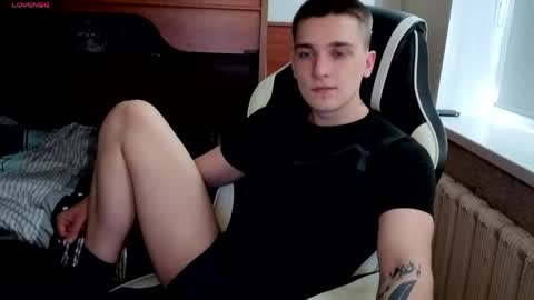 Snapshot of sweetyangeel chatting on 05/18/26, 12:22 Alex online show from 05/18/26, 12:22