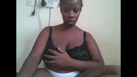 sweetyass25 online show from 09/28/25, 12:21