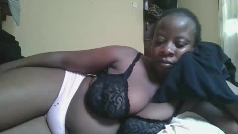 sweetyass25 online show from 11/19/25, 06:46