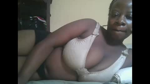 sweetyass25 online show from 12/02/25, 05:24