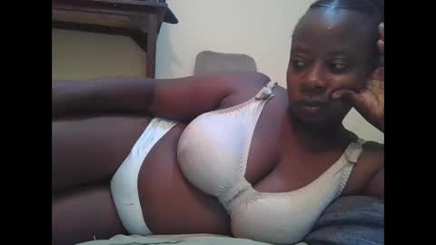 sweetyass25 online show from 05/01/26, 04:06