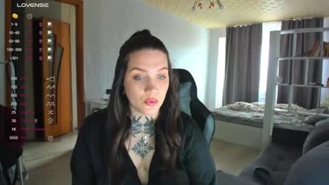 Aiza online show from 04/15/26, 07:04