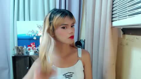 Snapshot of sweetytrannygirlxx chatting on 12/10/24, 05:07 Megan online show from 12/10/24, 05:07