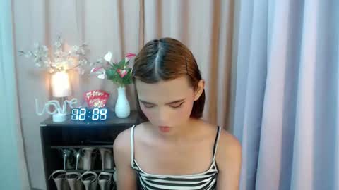 Snapshot of sweetytrannygirlxx chatting on 09/17/25, 04:03 Megan online show from 09/17/25, 04:03