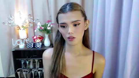 Snapshot of sweetytrannygirlxx chatting on 09/27/25, 05:12 Megan online show from 09/27/25, 05:12