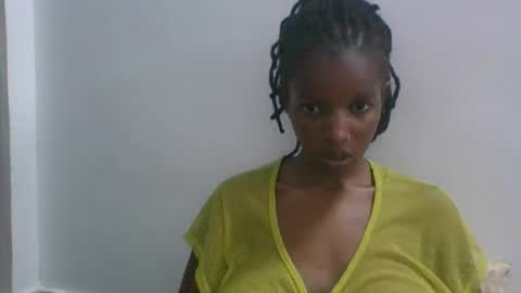 Snapshot of sweetz_candice chatting on 09/28/25, 11:48 sweetz_candice online show from 09/28/25, 11:48