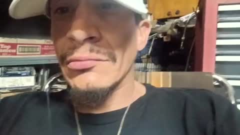 Snapshot of sweezybrown1 chatting on 08/09/26, 03:08 MR. SWEEZY online show from 08/09/26, 03:08