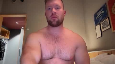 Snapshot of swekingxx chatting on 05/18/26, 11:10 swekingxx online show from 05/18/26, 11:10
