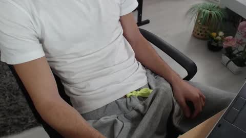 SwetLittleBoy4u online show from 09/26/25, 09:46