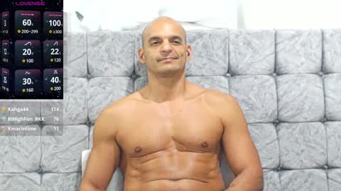    ------- Hi Im Willy  follow me do not forget to put the thumb up  online show from 01/03/25, 01:16