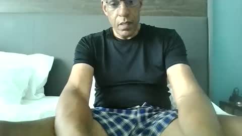 Snapshot of swimmerbod2495 chatting on 05/16/26, 06:07 swimmerbod2495 online show from 05/16/26, 06:07
