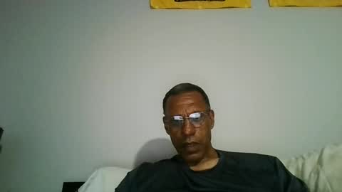 Snapshot of swimmerbod2495 chatting on 06/12/26, 06:23 swimmerbod2495 online show from 06/12/26, 06:23