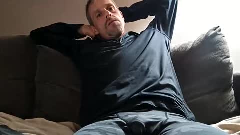 Snapshot of swontguy2025 chatting on 11/15/25, 05:27 swontguy2025 online show from 11/15/25, 05:27