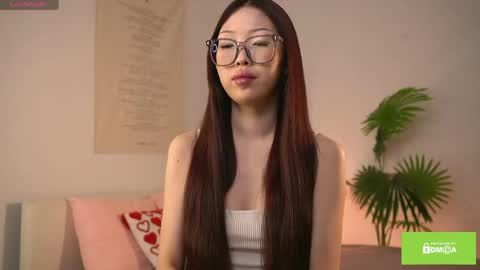 Snapshot of swtty_meivi chatting on 05/10/26, 06:40 MEI online show from 05/10/26, 06:40