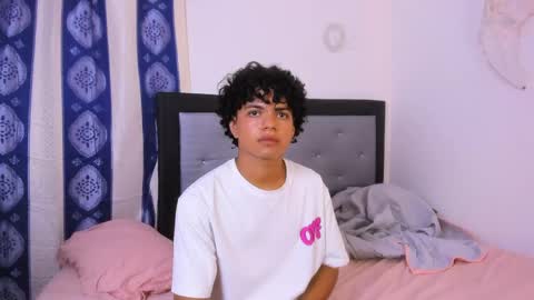 Snapshot of swwet_boy chatting on 01/08/25, 12:28 swwet_boy online show from 01/08/25, 12:28