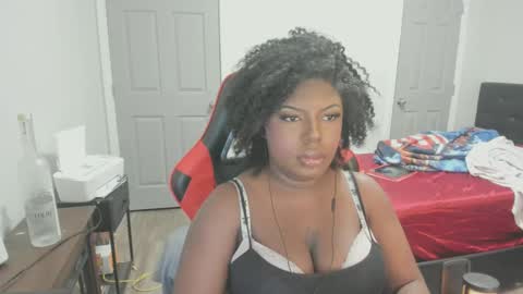 Snapshot of sxamleuy chatting on 10/17/25, 05:32 sxamleuy online show from 10/17/25, 05:32