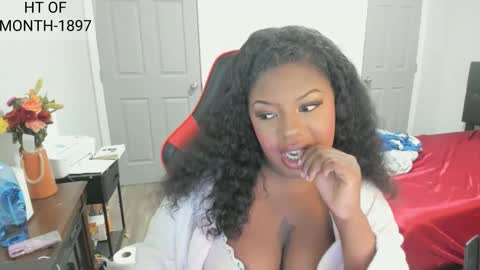 Snapshot of sxamleuy chatting on 11/25/25, 04:23 sxamleuy online show from 11/25/25, 04:23