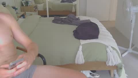 sydneybottom22 online show from 01/01/25, 11:29