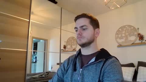 syl092 online show from 01/11/25, 02:36