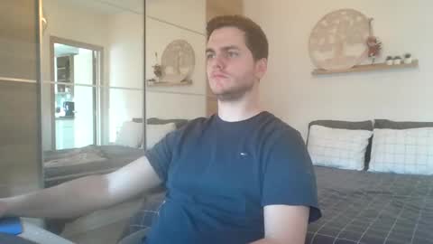 syl092 online show from 02/03/25, 02:13