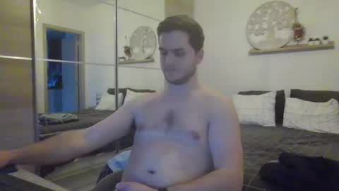 syl092 online show from 02/10/25, 04:36