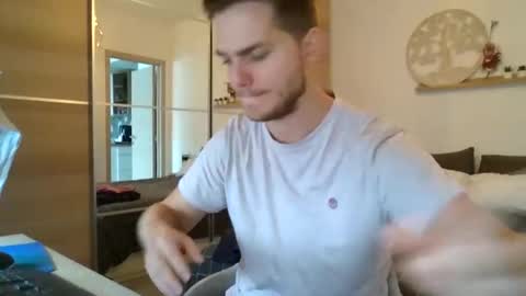 syl092 online show from 10/08/25, 03:09