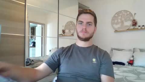 syl092 online show from 10/13/25, 09:20