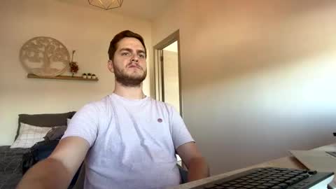 syl092 online show from 04/22/26, 01:01