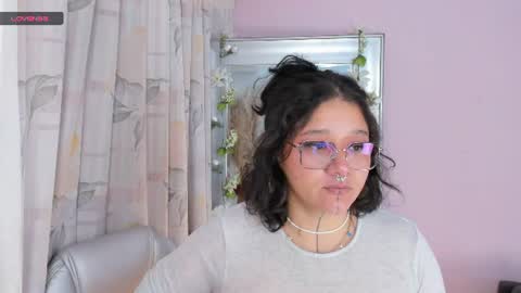 Snapshot of sylvara_bx chatting on 07/16/26, 12:00 online show from 07/16/26, 12:00