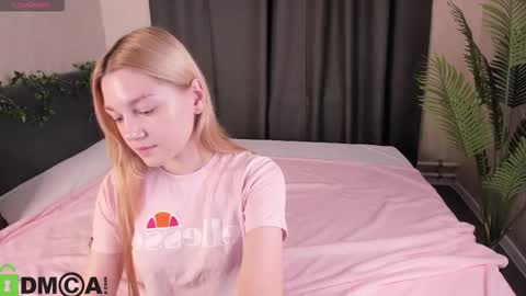 Sylvia online show from 11/02/25, 01:08