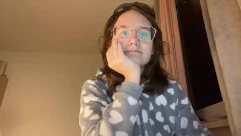 Sylvia online show from 10/22/25, 05:02