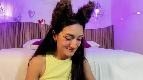 Snapshot of sylvialeos chatting on 02/18/25, 05:42 Sylvia Leos online show from 02/18/25, 05:42