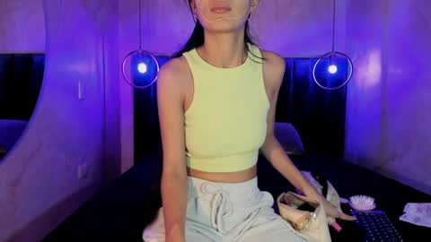 Snapshot of sylvialeos chatting on 09/09/25, 11:43 Sylvia Leos online show from 09/09/25, 11:43