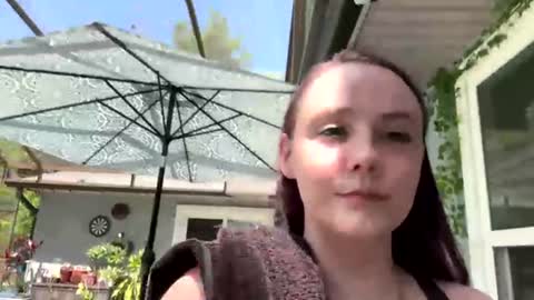 Snapshot of syndica chatting on 06/17/26, 07:26 Jennah online show from 06/17/26, 07:26