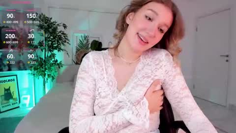 Snapshot of synrix chatting on 11/15/25, 07:27 Ellie online show from 11/15/25, 07:27